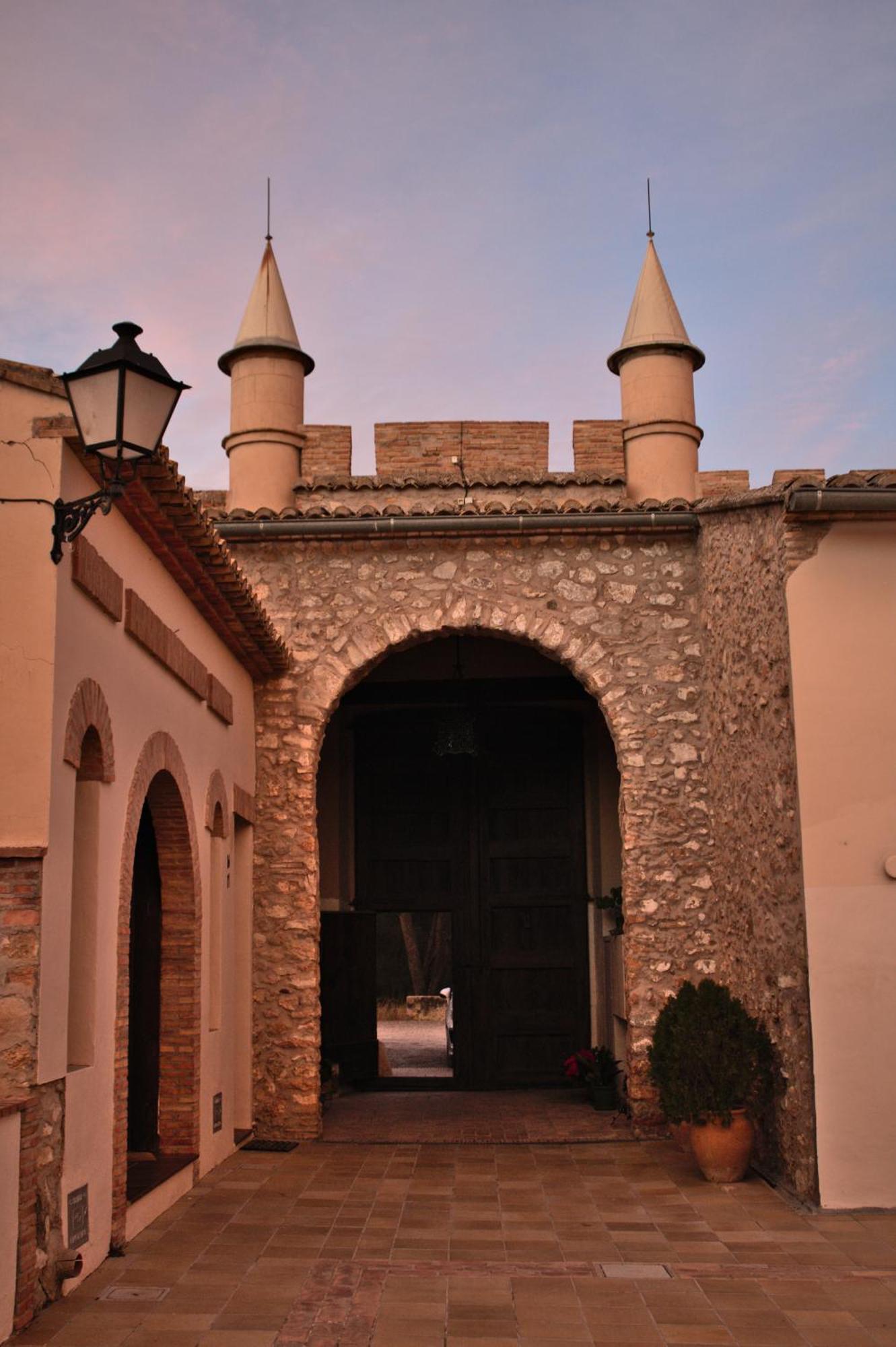 Masia De San Juan - Castillo Con Piscina En Plena Sierra Calderona เซกอร์เบ ภายนอก รูปภาพ